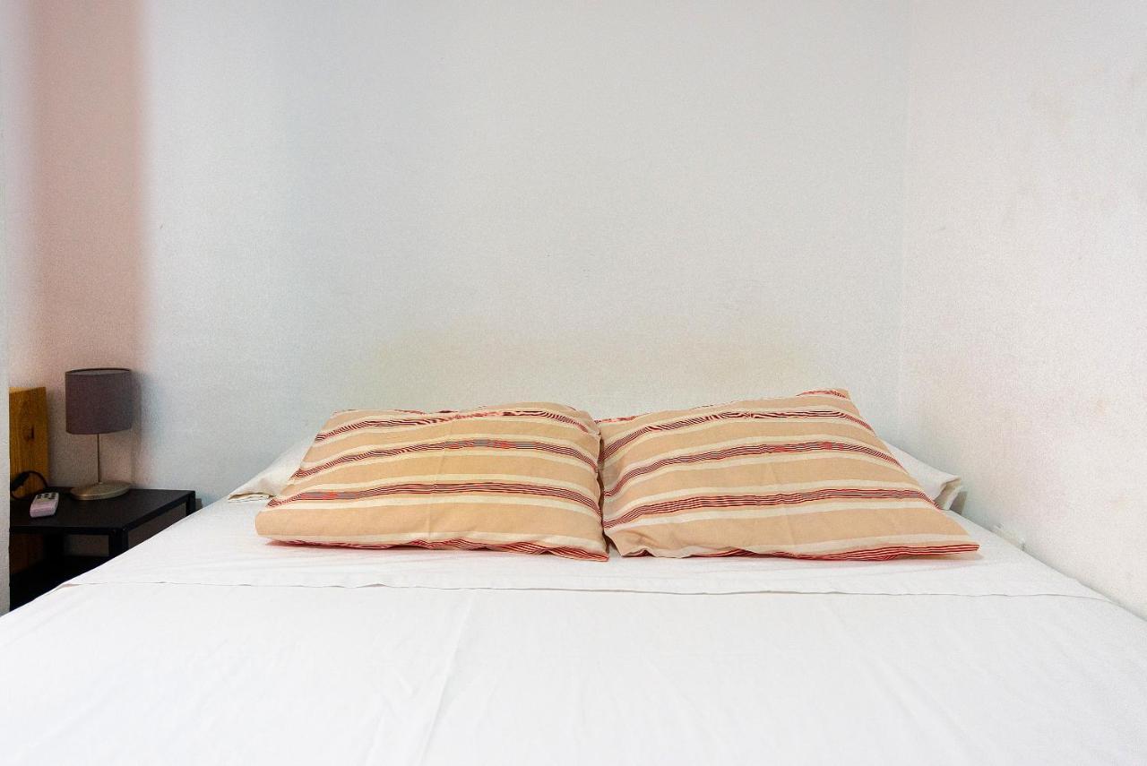 Rooms Young People Only, Soho Citycenter Malaga Exterior photo